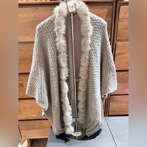 NWT knit poncho or cape with faux fur trim